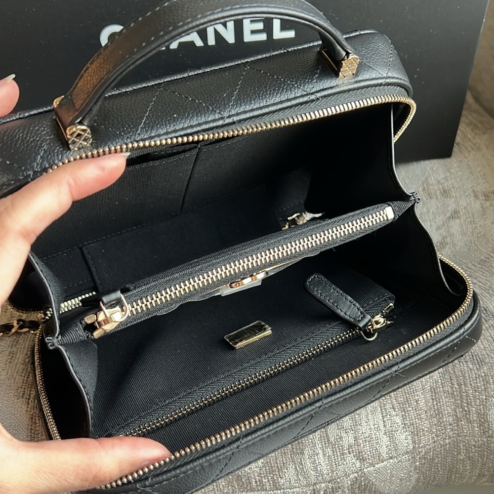 Chanel 22P Suit Your Case Vanity Case in Black Caviar - Picture 12 of 12